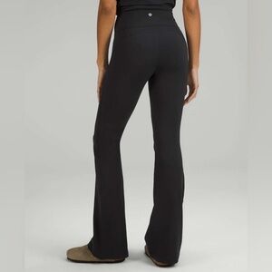 lululemon athletica | Groove Super High Rise Flared Pant *Nulu | Black | Size 4